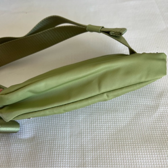 Lululemon Belt Bag 1L Edamame Green - Picture 3 of 12